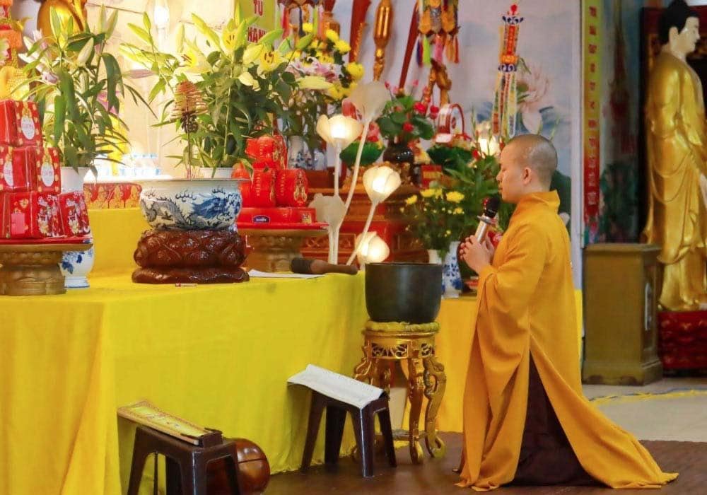 Chùa Pháp Vân Hà Nội tổ chức nhiều hoạt động vào các ngày lễ Phật giáo.